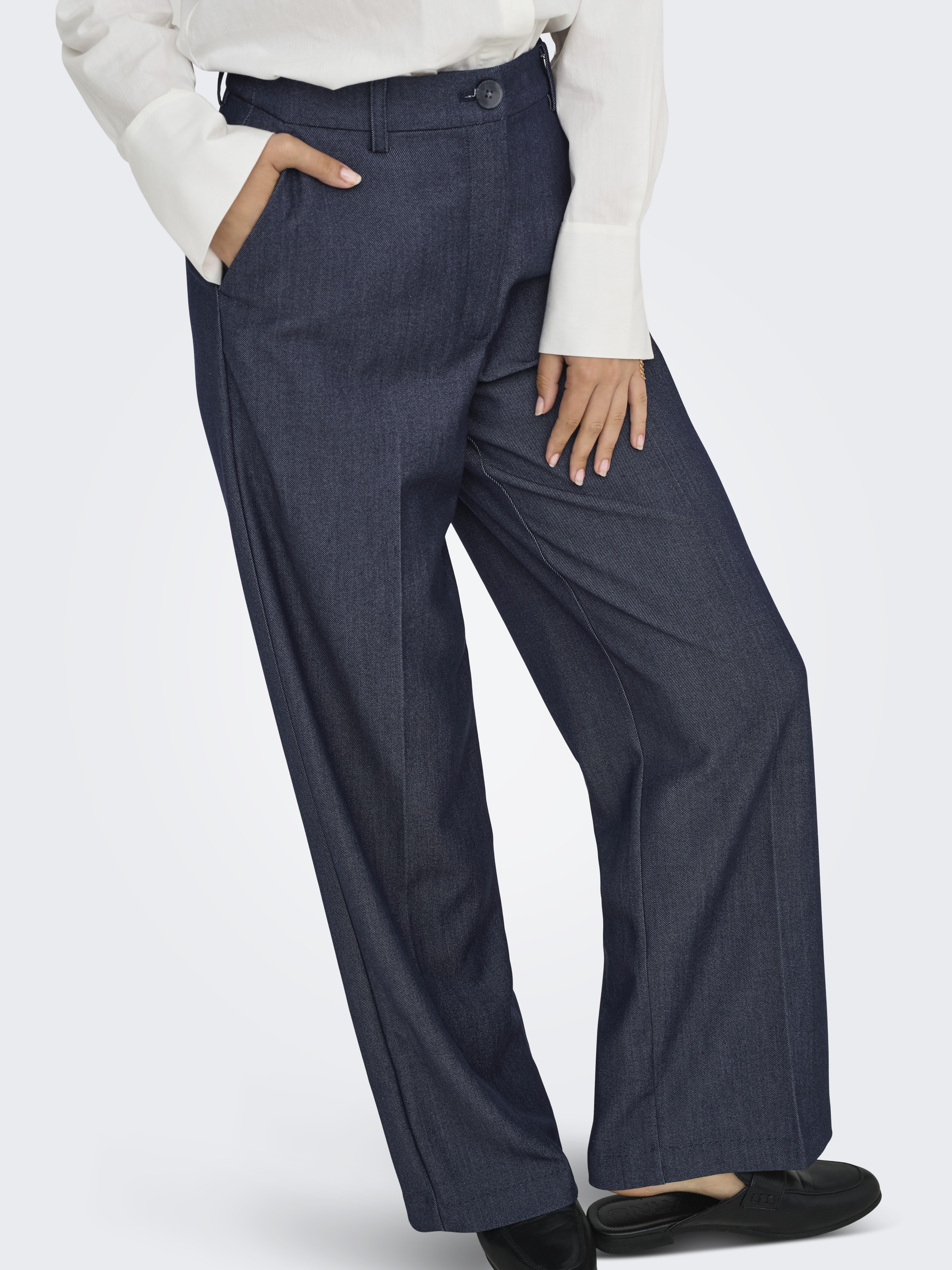 Jacqueline De Yong  ANTHONY BLOOM 